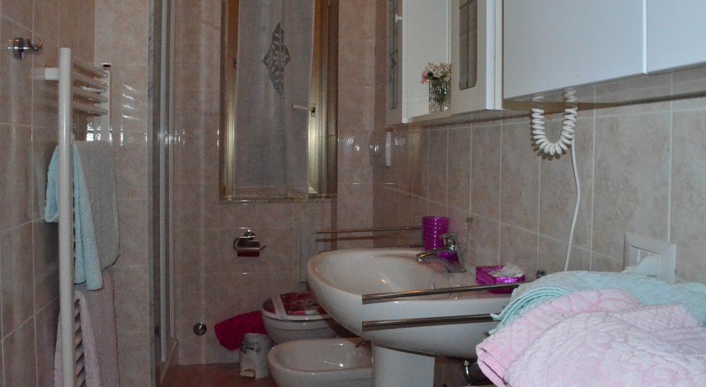 La Casa Delle Rose Room With Air Conditioning La Spezia Kültér fotó