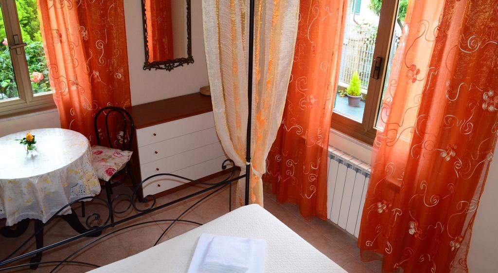 La Casa Delle Rose Room With Air Conditioning La Spezia Kültér fotó